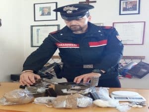 monterotondo-la-droga-sequestrata-dai-carabinieri