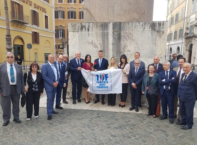 Una Rosa per Norma piazza montecitorio