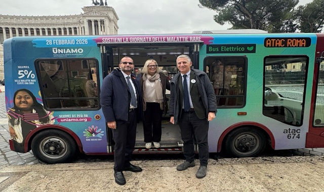 UNIAMOleforze bus Roma